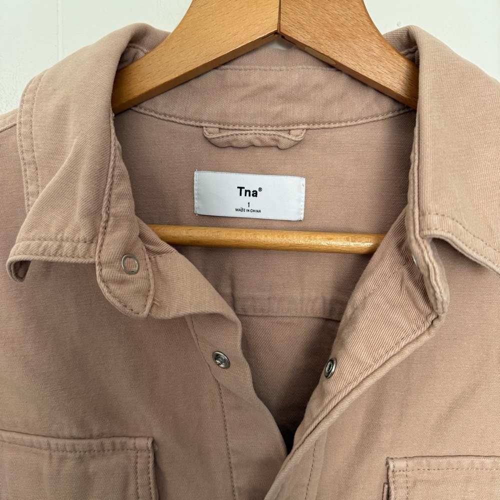 Aritzia TNA 100% Cotton Shirt Jacket Button Up Pockets Size 1 Beige Tan - Picture 5 of 6